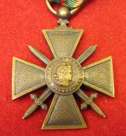  French WWI Medal for Bravery, Croix de Guerre, 1914-1917 — image 4