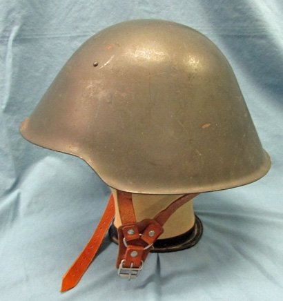  East German, Cold War Era Steel Helmet, Complete — image 3
