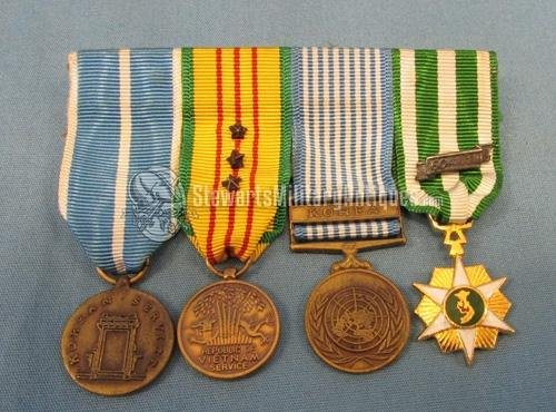  US Korean War- Vietnam War 4 Place Miniature Medal Bar — image 2