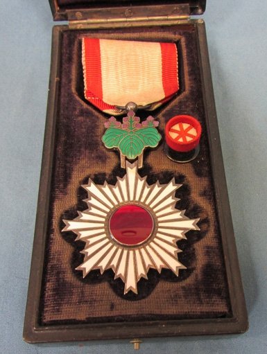  Japanese Order of the Rising Sun, 6th Class, Cased — image 4