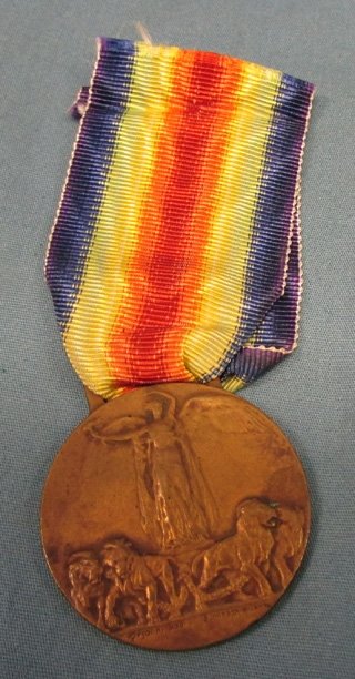  Italian WWI Victory Medal & Ribbon, Official Version, Type 2, Johnson Milano — image 2