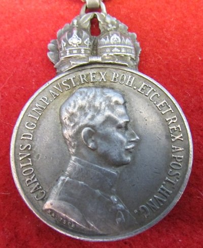  Austrian WWI, Emperor Karl, 1917-1918, Signum Laudis Medal, Kautsch Mfg — image 4