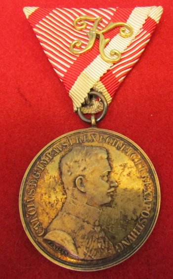  Austrian WWI Emperor Karl Braverly Medal, Kautsch Mfg, Bronze-Gilt — image 2