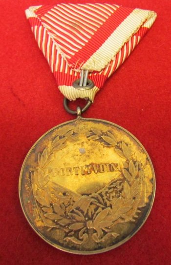  Austrian WWI Emperor Karl Braverly Medal, Kautsch Mfg, Bronze-Gilt — image 3