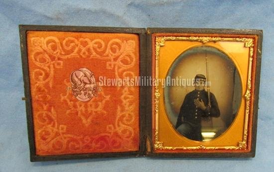  US Civil War Sixth Plate Ambrotype, Armed Union Infantryman, Support Arms — image 2