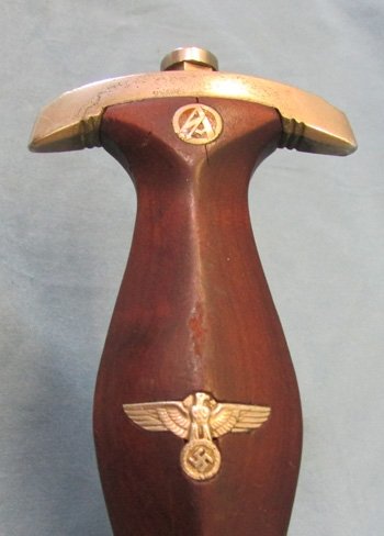  German WWII M1933 SA Enlisted Dagger & Hanger, Herm Konejung Mfg — image 3