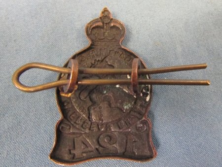  Canada WWI 124 Overseas Battalion Cap Badge — image 3