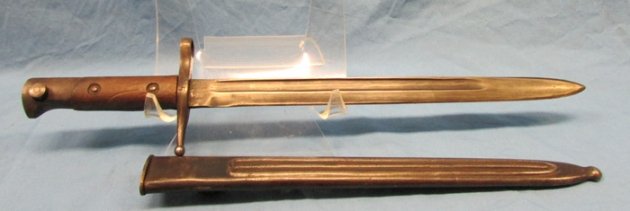  Italian WWII M91 Carcano Bayonet, Fluted Steel Scabbard — image 3