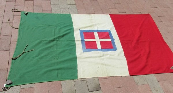  Italian WWII Patriotic Cotton Banner, 39 x 62 Inches — image 2