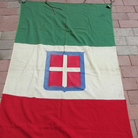  Italian WWII Patriotic Cotton Banner, 39 x 62 Inches — image 3