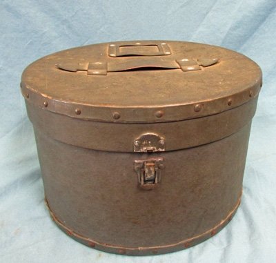  Japanese WWII Naval Officer Visor and Original Box — image 2