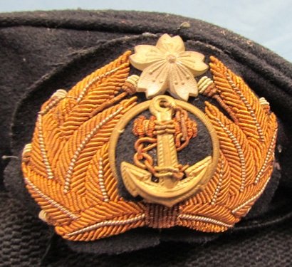  Japanese WWII Naval Officer Visor and Original Box — image 4