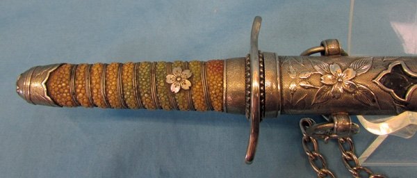  Japanese Naval Dagger with 7th Class Rising Sun Medal — image 3