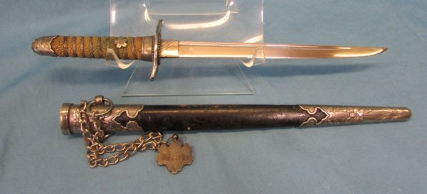  Japanese Naval Dagger with 7th Class Rising Sun Medal — image 6