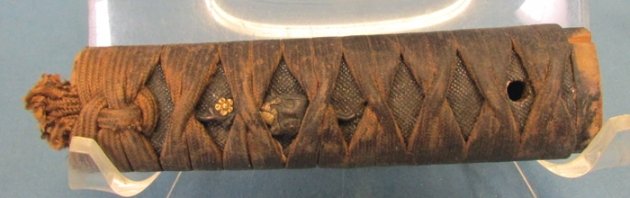  Japanese Samauri Sword Cloth Wrapped Grip, Gold Decorated Menuki — image 2