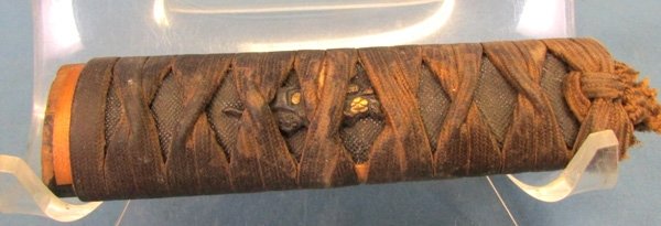  Japanese Samauri Sword Cloth Wrapped Grip, Gold Decorated Menuki — image 4
