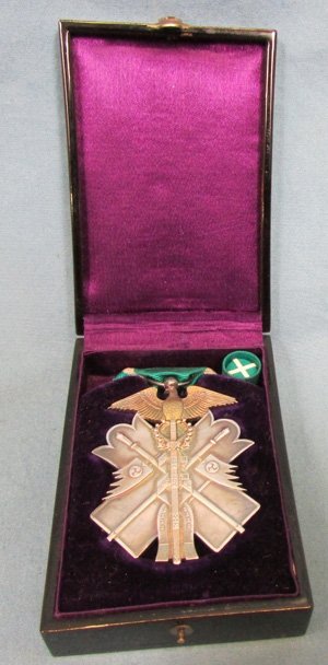  Japanese WWII, 7th Class Order of the Golden Kite, Cased, A Beauty — image 3