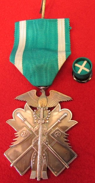  Japanese WWII, 7th Class Order of the Golden Kite, Cased, A Beauty — image 4