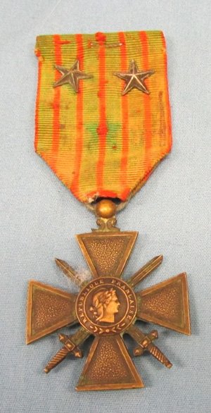  French WWI Medal for Bravery Croix de Guerre 1914-1916 — image 2