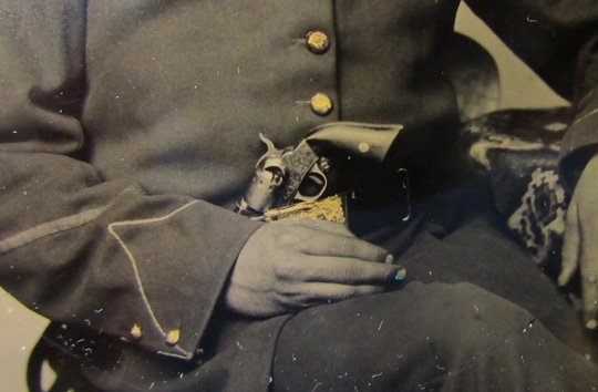  US Civil War 6th Plate Ambrotype, Seated Soldier with Revolver, Tinted. Full Patriotic Union Case — image 7