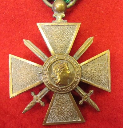  French WWI Croix de Guerre Bravery Medal, 1914/1918 — image 4