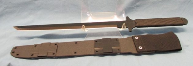  US Gulf War Era, Ontario Knife Company, Black Wind Wakizashi in Original Box — image 7