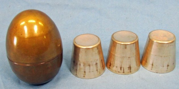  Trench Art Figuarl Shot Glass Set, Egg, Japanese: — image 2