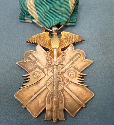  Japanese WWII 7th Class Order of the Golden Kite Cased — image 5