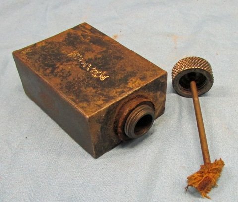  Japanese WWII Weapon Oiler — image 2
