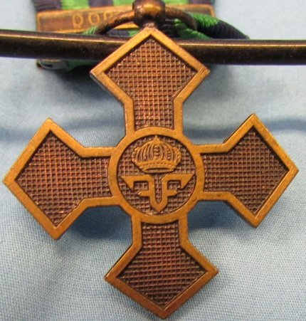  Romanian WWI Commemortive War Medal, Four Clasps — image 5