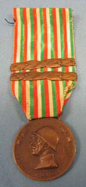  Italian WWI War Medal, Ribbon and Two Campaign Bars — image 2