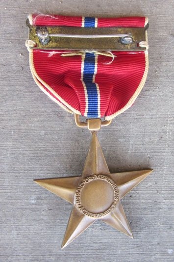 US WWII Bronze Star, V-Valor, Cased — image 5
