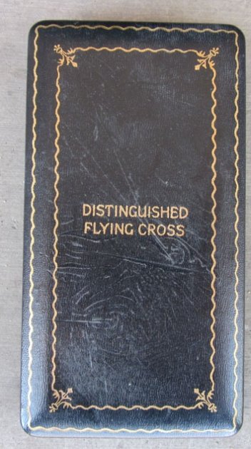 US WWII Distinguished Flying Cross, Slot Brooch, Cased, Complete — image 3
