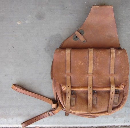 US WWI M1904 Leather Saddlebags, Canvas Liners & Two White Canvas Ration Bags, Long 1917 — image 3