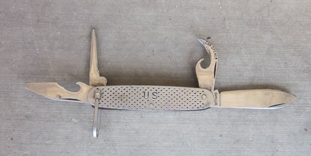 US Vietnam War Army Pocket Knife, Camillus 1966 — image 3