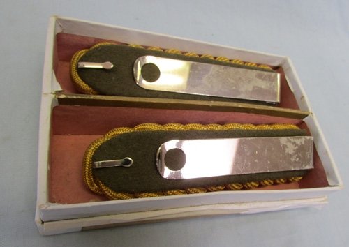  Japanese WWII Army Officer Dress Shoulder Boards in Original Box — image 3