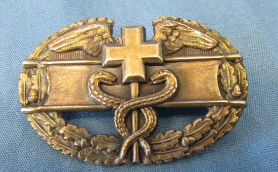  US WWII Pattern Combat Medic Badge Sterling Pinback — image 2