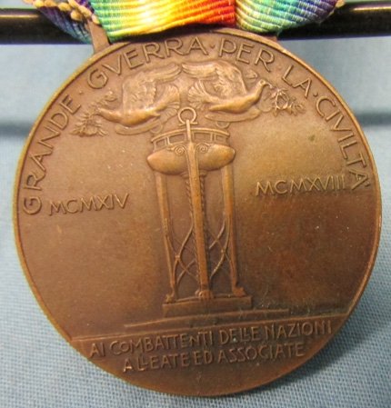  Italian WWI Victory Medal & Ribbon, Type 3, Lorioli & Castelli — image 4