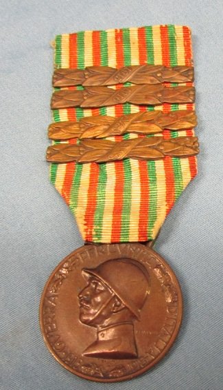  Italian WWI War Medal with 4 Campaign Bars — image 2