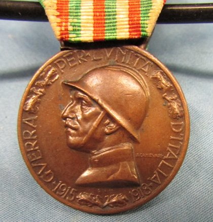  Italian WWI War Medal with 4 Campaign Bars — image 4
