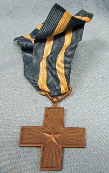  Italian WWI Cross for Valor Medal Ribbon — image 2