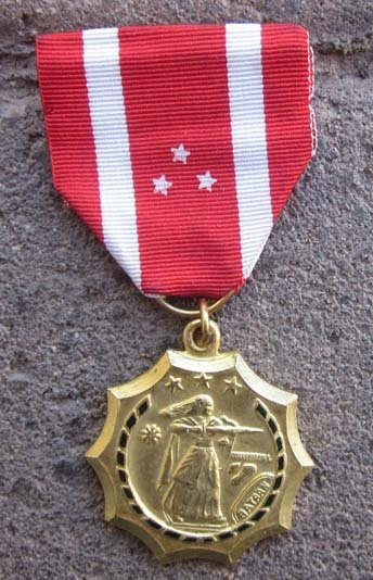 Philippines WWII, Defense of the Philippines Medal, 'Del Oro' Mfg. — image 2