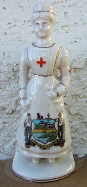 British WWI Era, Patriotic Homefront Crestware Collection, 18 Pieces — image 17