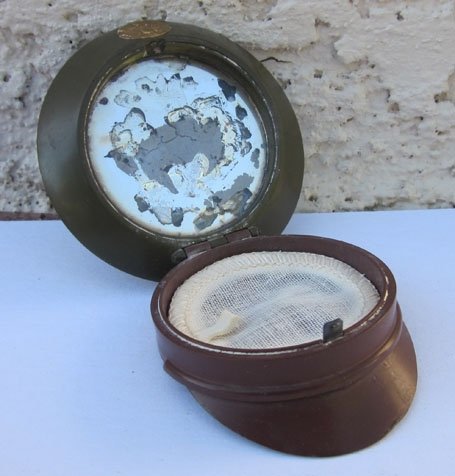 US WWII Ladies Compact, US Army Enlisted Visor Hat — image 3