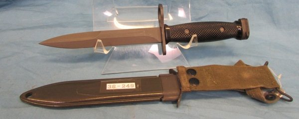  US Vietnam War Era, Colt Mfg. M7 Bayonet & Scabbard — image 7