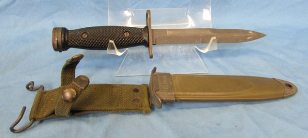  US Cold War M4 Bayonet & M8A1 Scabbard, Camillus — image 3