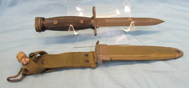  US Cold War M4 Carbine Bayonet & Scabbard, Case Mfg — image 3