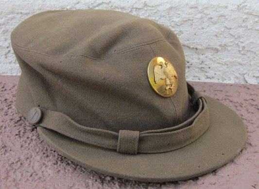 US WWII Women's Army Corps Enlisted Winter Service Hat, Early Eagle — image 2