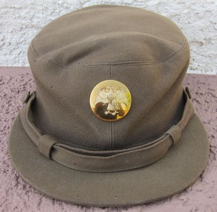 US WWII Women's Army Corps Enlisted Winter Service Hat, Early Eagle — image 3