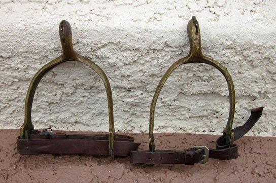 US Indian War Era Mounted Spurs, Mismatched Pair — image 2